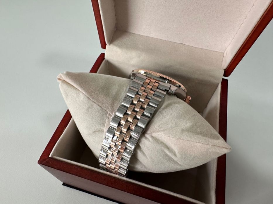 Relógio Rolex Datejust Oyster Perpetual 44mm Prateado Azul Novo