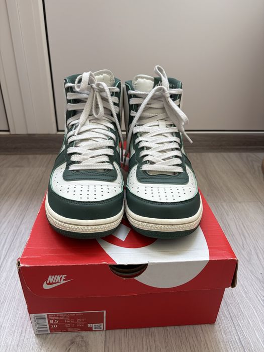 Продаю кросівки Nike розмір 42(26,5см)