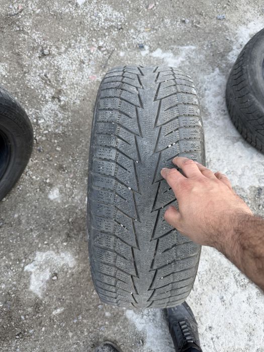 Шины зимние 215/55R17