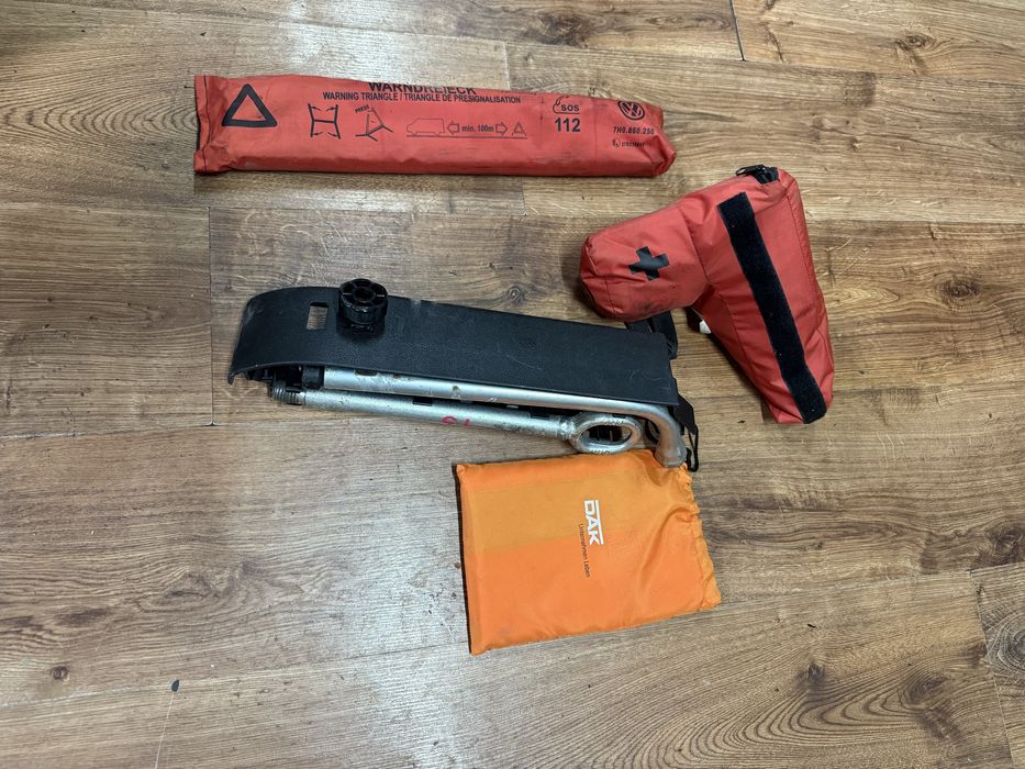 Lewarek podnośnik klucz komplet T5 VW