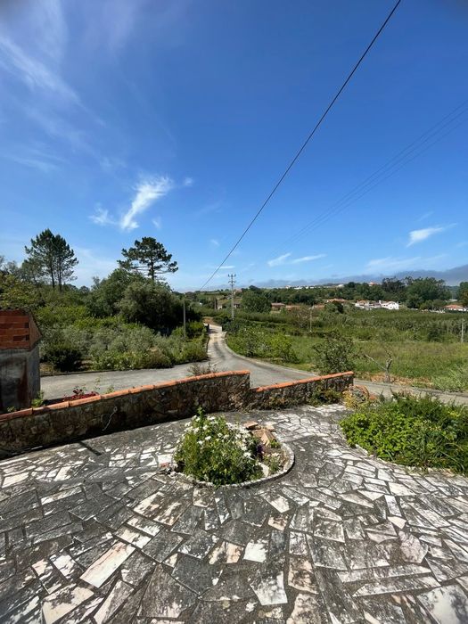 Moradia T4+ em zona de natureza e sossegada  com terreno