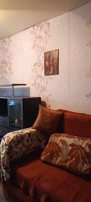 Продам двокімнатну по вул Черкасова