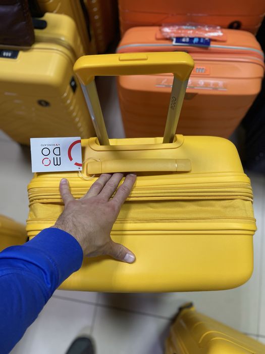 Валіза середня з поліпропілену MODO з розширенням ЗИЖКА 5%