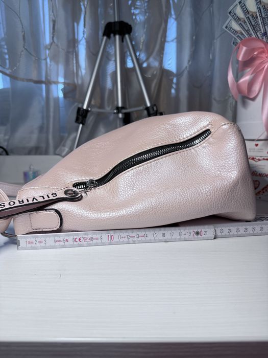 Рожева перламутрова сумка в ідеальному стані