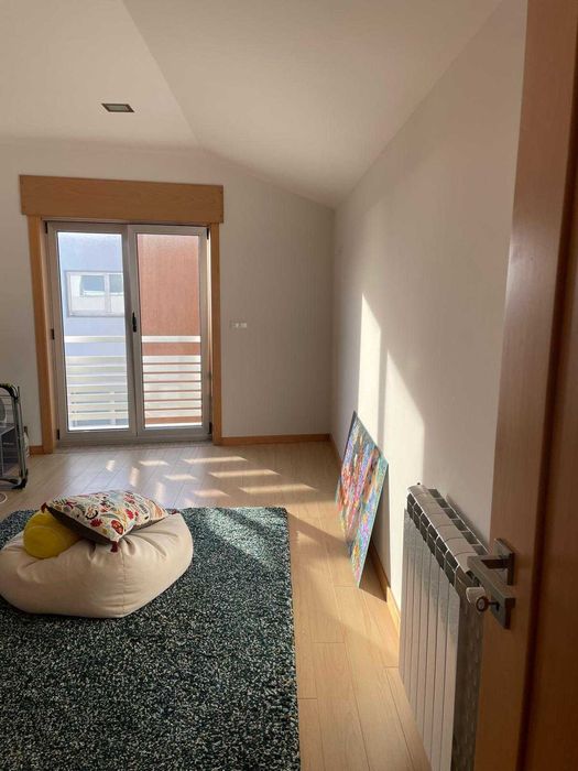 Apartamento T3 Mobilado - Praia da Costa Nova - Arrendamento