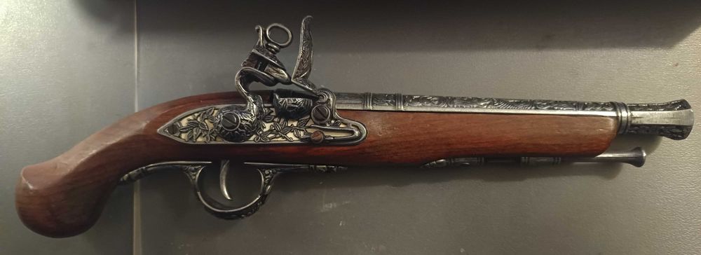 Replica de pistola do sec XVII
