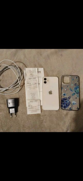 iPhone 12 w kolorze białym