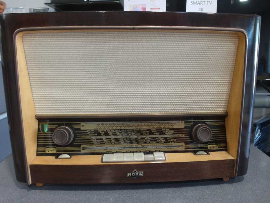 Rádio Válvulas NORA Anos 50 C/FM Restaurado