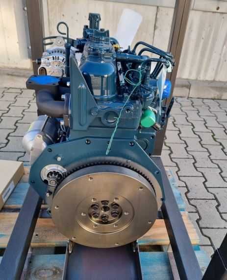 Nowy oryginalny kompletny SILNIK KUBOTA D1105