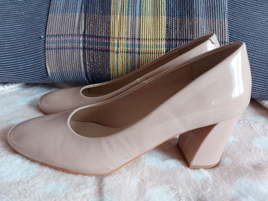 Wyjściowe buty Lasocki