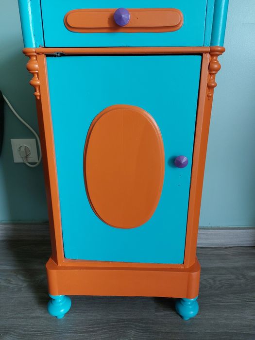 móvel antigo renovado