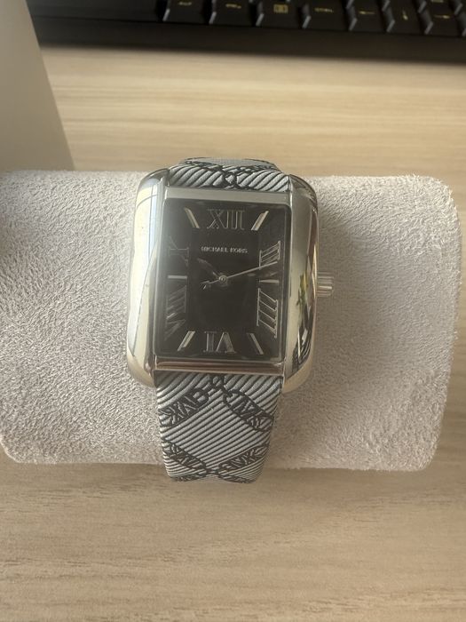 Relogio novo Michael Kors