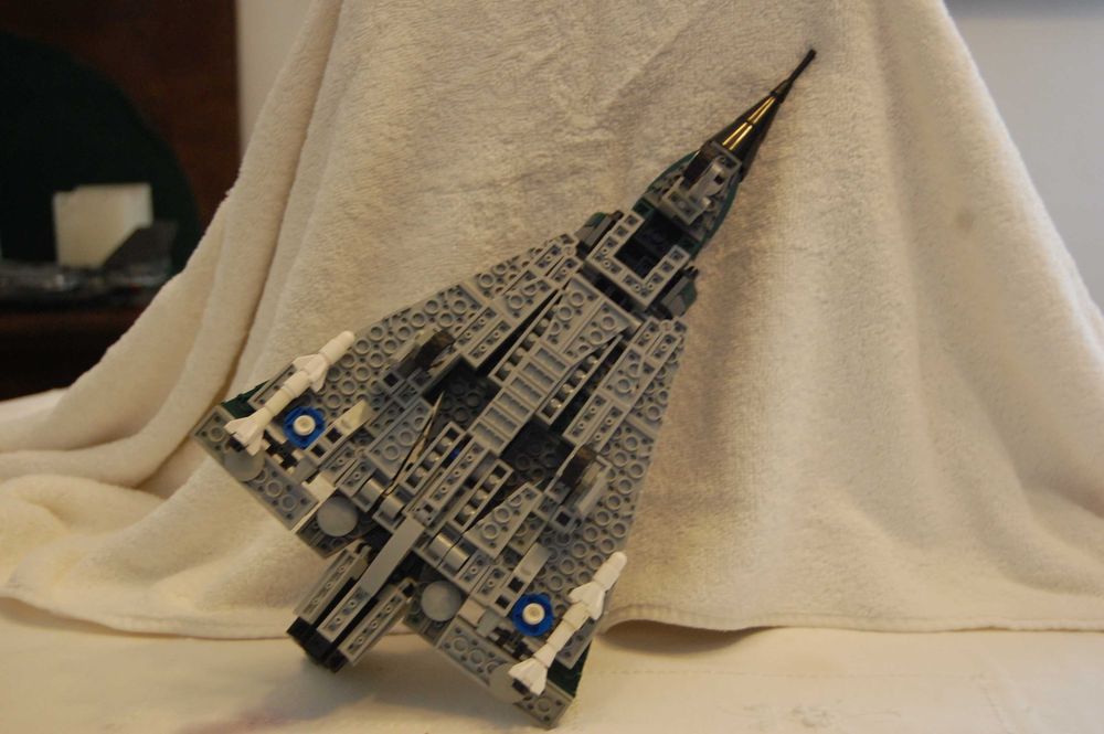 LEGO - 2 caças construídos com peças da Lego