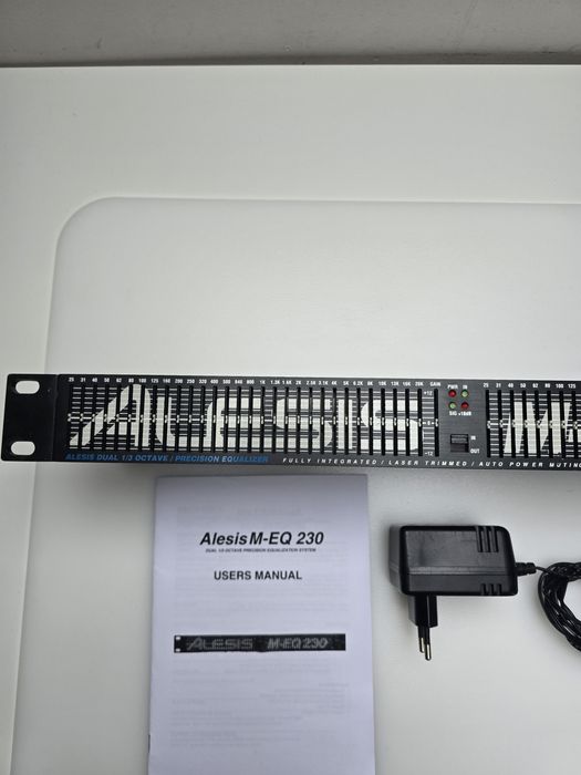 Alesis M-EQ 230 2×30 pasmowy korektor graficzny Equalizer