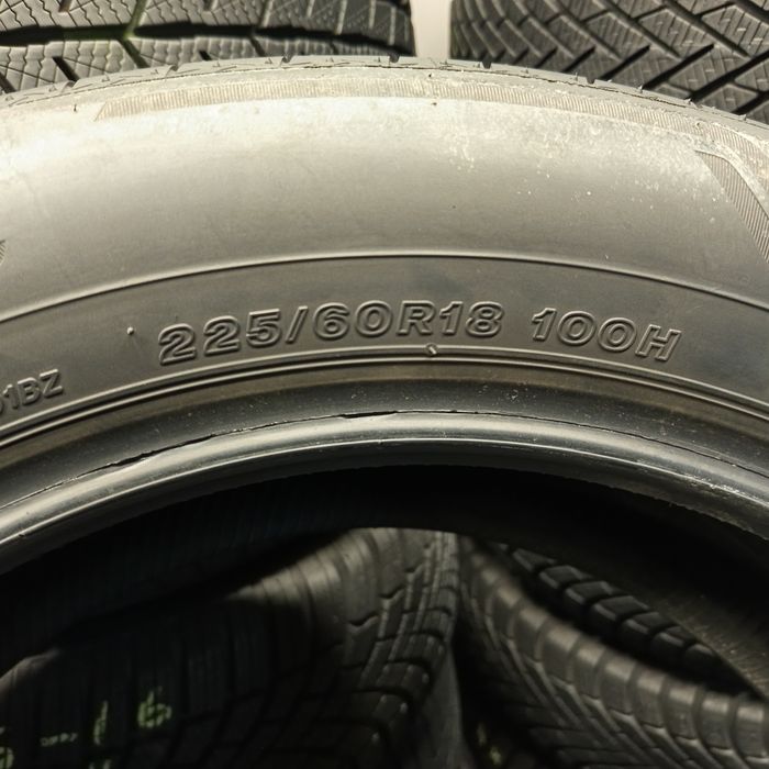 225/60R18 Bridgestone Alenza 001