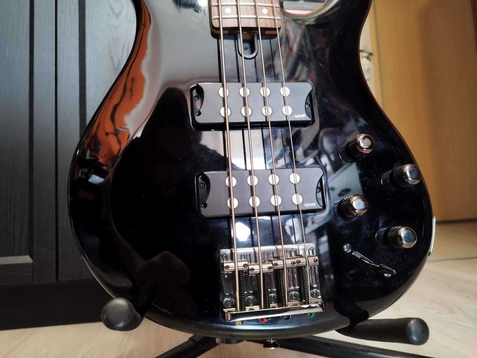 Gitara Basowa Yamaha TRBX304 (Czarny Połysk) – Stan BDB, Performance EQ!