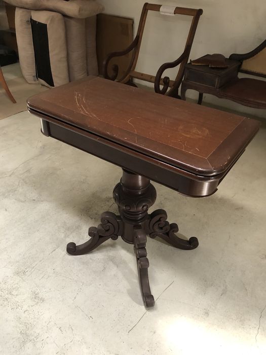 Mesa de jogo mogno