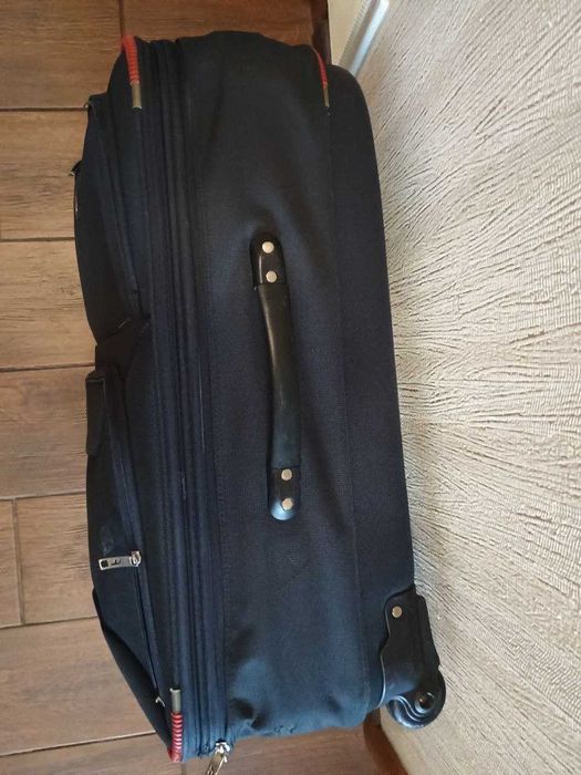 Текстильный чемодан британского бренда IT Luggage (International Traveller) размер 67х43х25 см