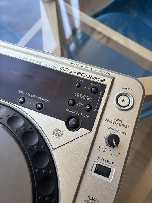 Cdj-800mk2 Pioneer + mixer Numark