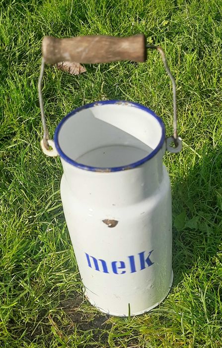 Stare dwulitrowe kanki do mleka