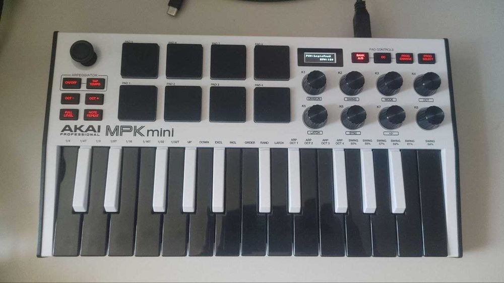AKAI mini mpk3 стан нової