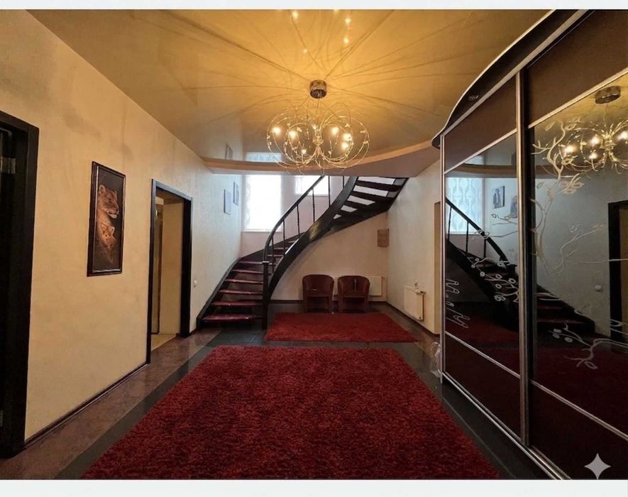 Дом для семьи в центре