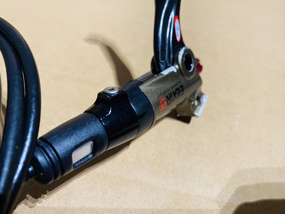 Hamulec hydrauliczny tarczowy AVID ELIXIR CR Mag R CARBON Klamka 150cm