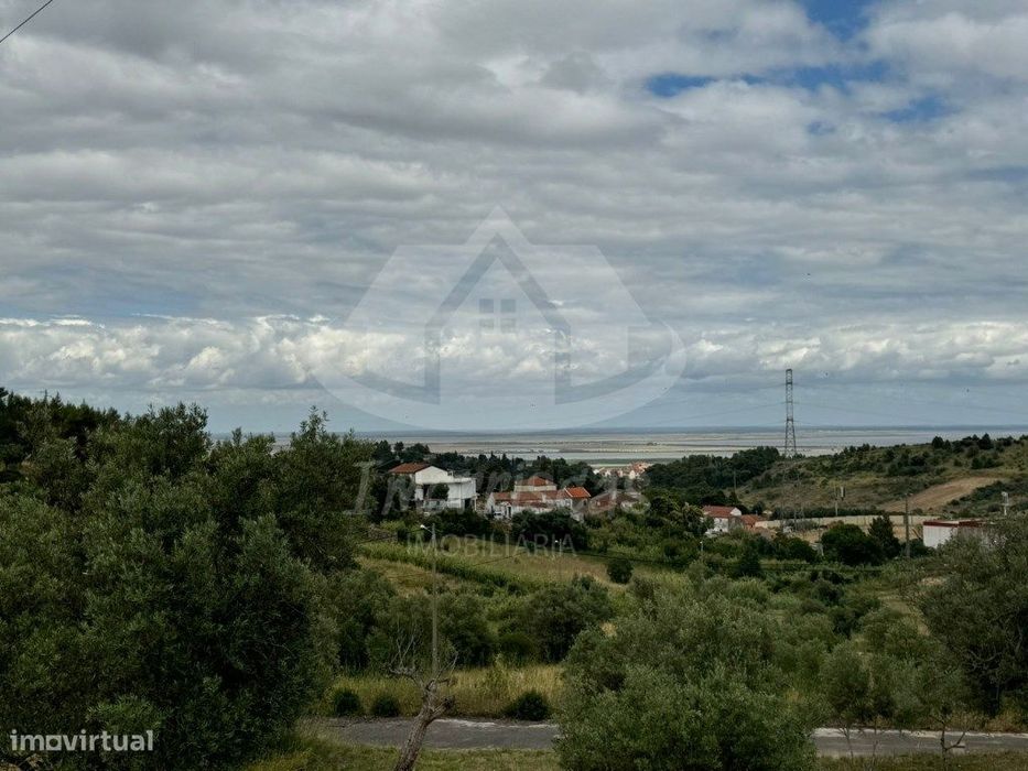 Terreno urbano com 246 m² para construção de moradia em Vialonga — Vialonga, Lisboa