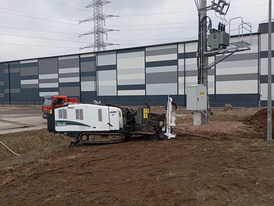 Przewiert sterowany horyzontalny przewiert pod drogą przecisk przepych