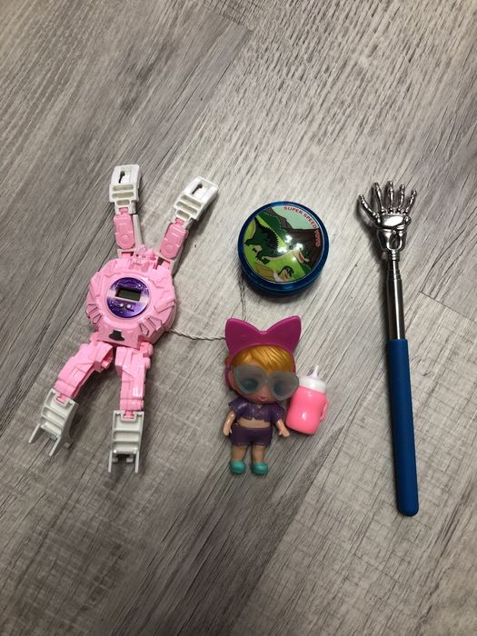 Дитячі іграшки(пікмі паличка, годинник-трансформер, йо-йо і лялька лол