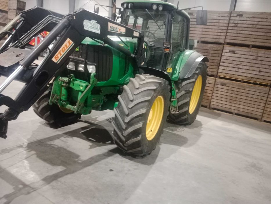 Ciągnik John Deere 6920 S  z ładowaczem czołowym, przedni tuz