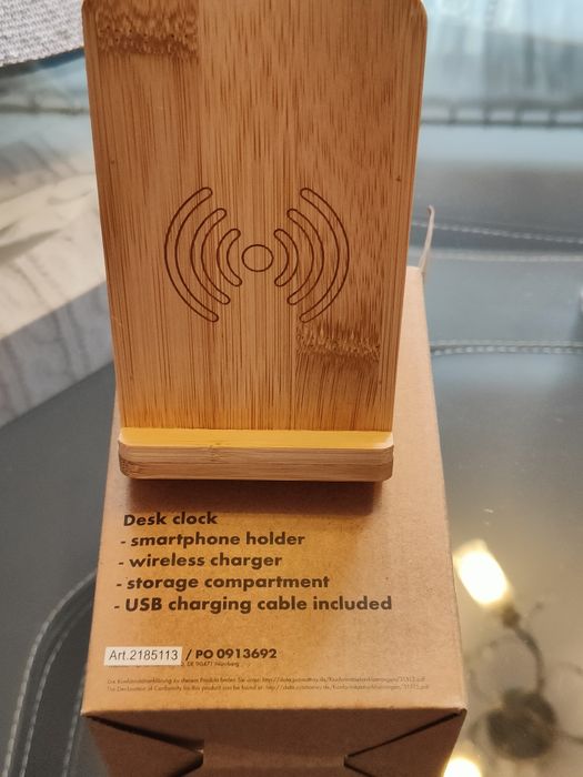 Ładowarka indukcyjna 1000mA. Stojak na biurko, organizer, biurko.