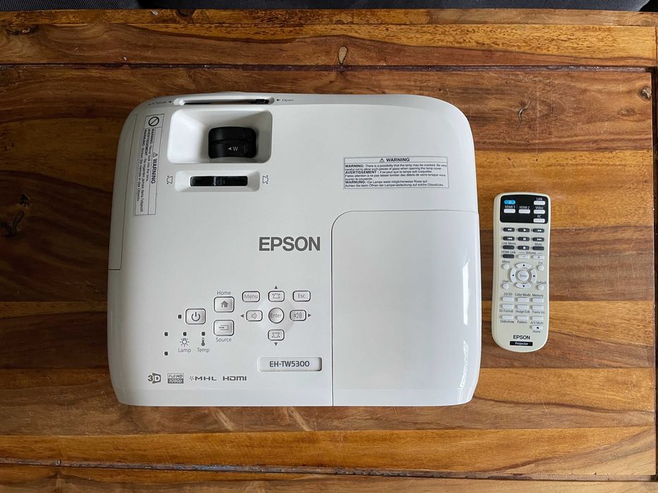 Projektor Epson EH-TW5300 + okulary 3D