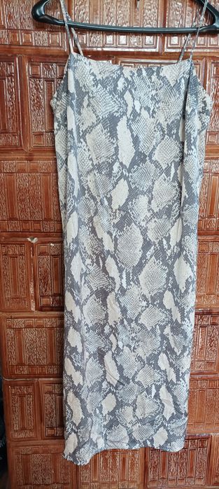 Modna sukienka elegancka na ramiączkach  H&M rozmiar M