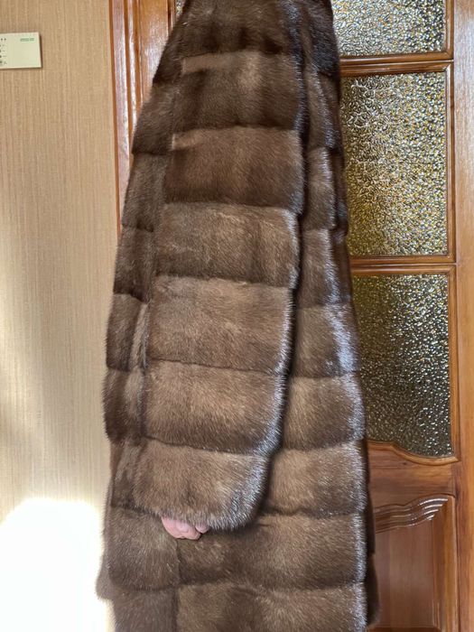 Шуба норкова коричнева.
