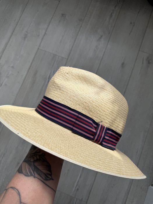 Стильна шляпа, солома