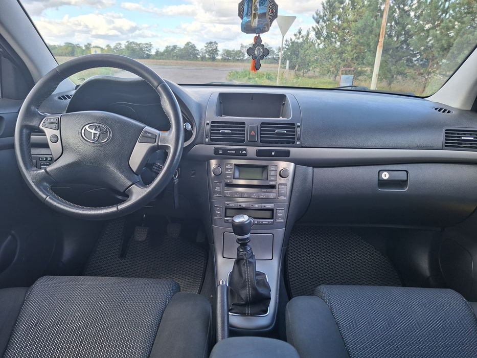 Toyota Avensis II