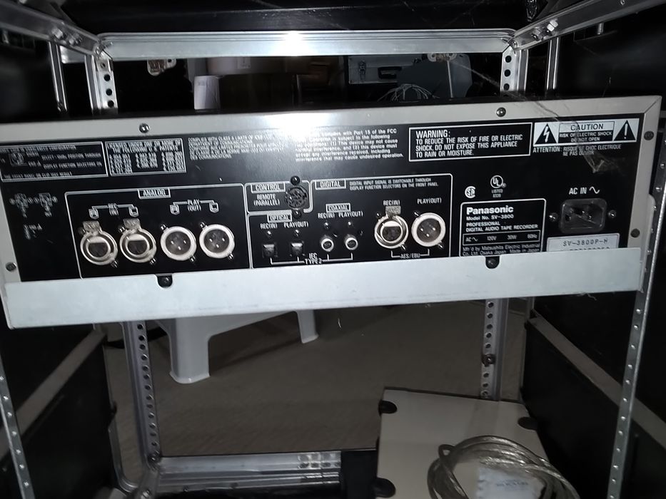 Dat Digital audio tape Panasonic SV3800+midi timepiece MTP AV