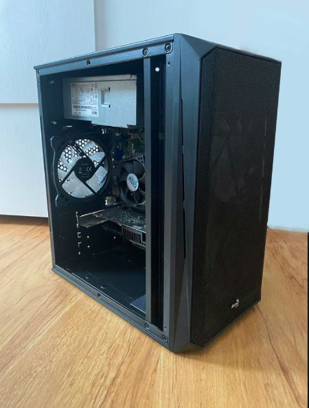 Komputer stacjonarny Lenovo – i5, 16 GB RAM, SSD HDD, GT 1030