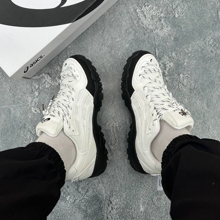 ASICS Gel-Pickax white