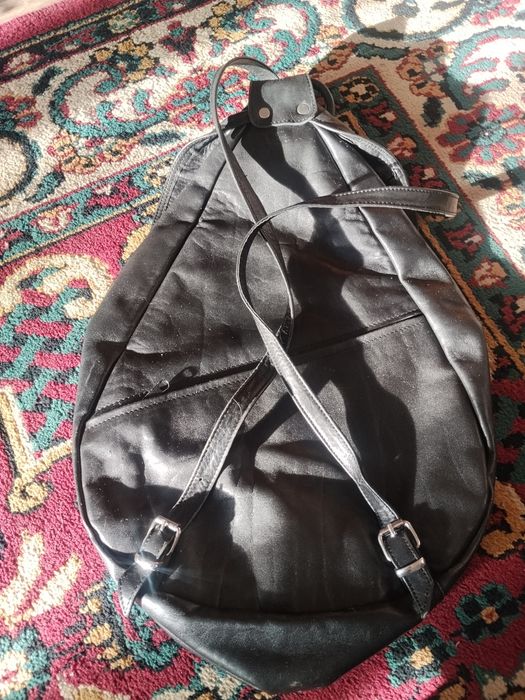 Шкіряний рукзак .