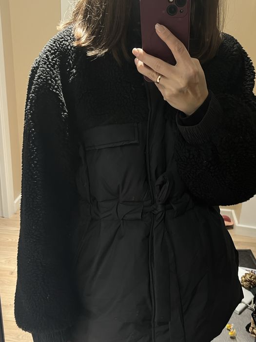 Чорна зимова куртка HM M