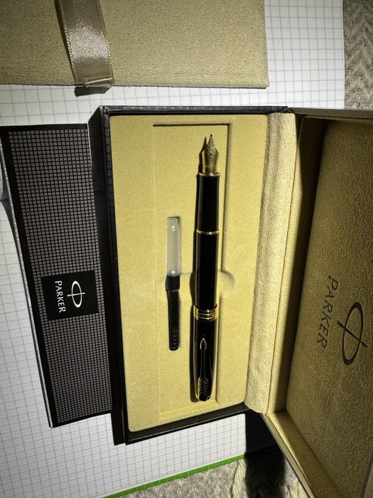 В гарному стані пірьєва позолочена Parker Sonet