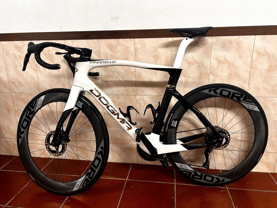 Pinarello Dogma F 2024