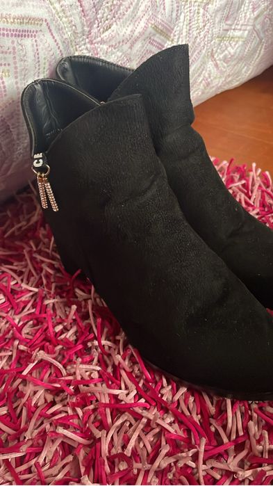 Bota preta com salto