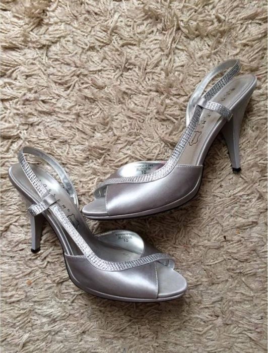 Босоножки женские