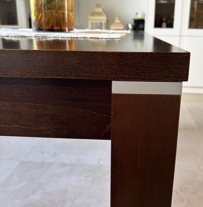 6 krzeseł plus stół gratis!