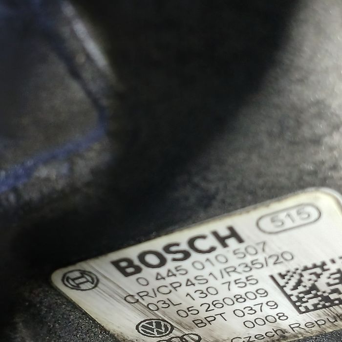 Zestaw wtrysków z pompa Audi VW 2.0tdi Caga