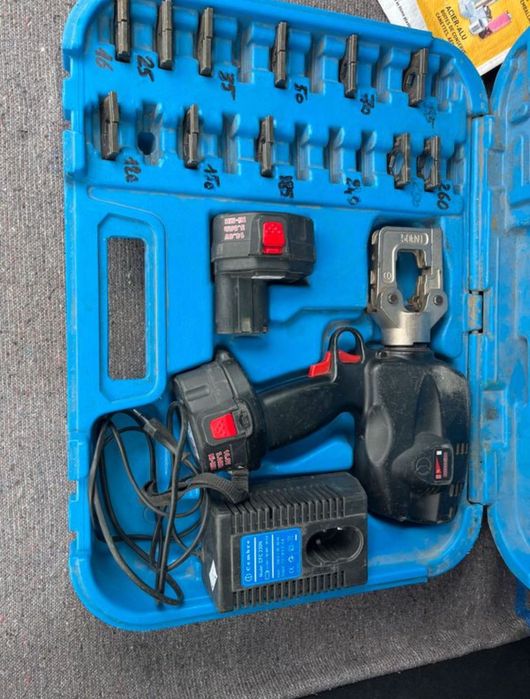 Cravadora Cembre B50 bateria