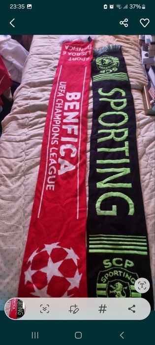 Cachecois de clubes  e da selecao  a cada 2 cachecoes  15 euros